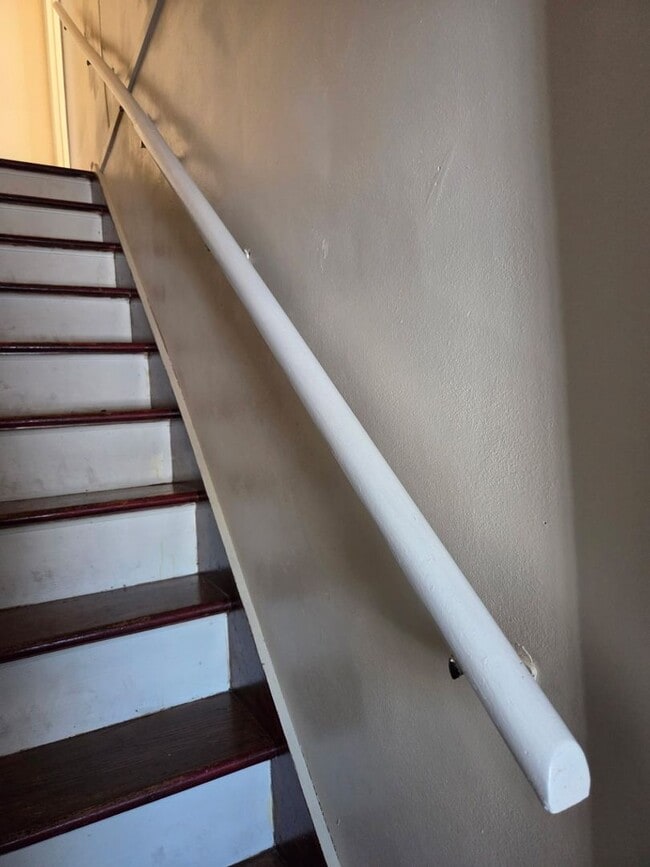 Photo - Large 4-Bedroom Single Family Home, Quiet Neighborhood. Available January 1st!