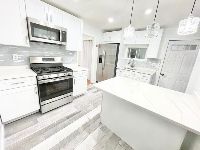 Photo - 22 Clinton St