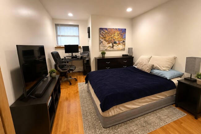 Photo - 243 E 118th St