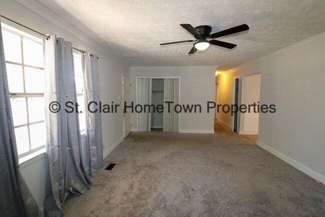 Photo - One level Home Close to Town