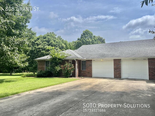 Photo - 808 Grant St