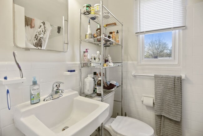 Photo - 4910 Sargent Rd NE