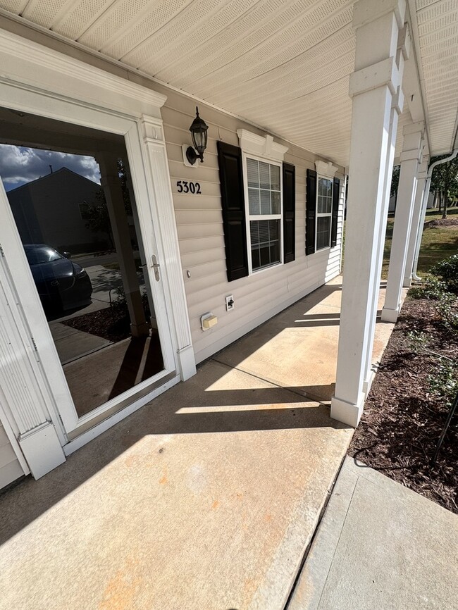 Photo - Great space in this 3 bedroom 2 and 1/2 ba...