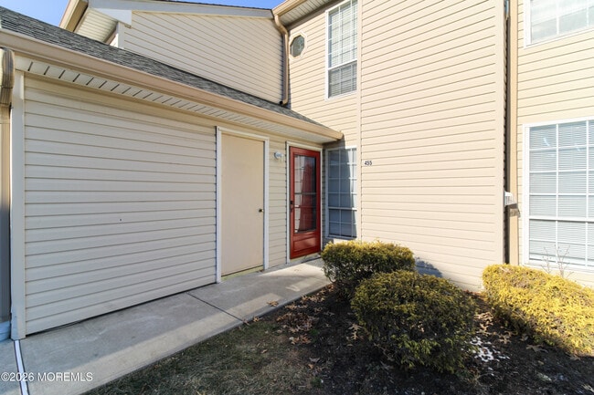 Photo - 455 Hawthorne Pl