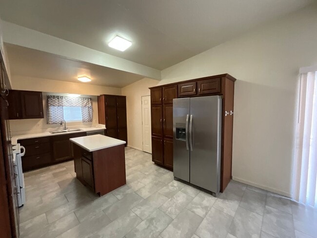 Photo - 4 bedroom 2 bath North tempe area close to south Scottsdale