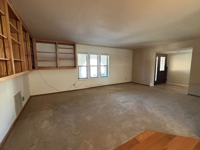 Photo - 3 Bedroom - 2 Bath Pool Home on the Golf Course