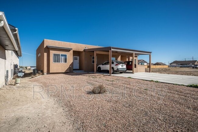 Building Photo - 751 E Laporte Dr