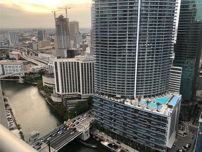Building Photo - 475 Brickell Ave Unit 4008