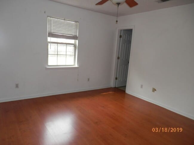 Photo - 1616 Seneca Ln