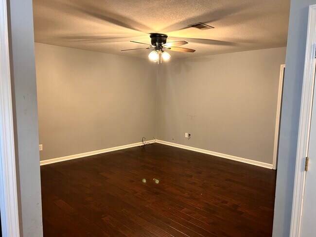 Photo - 426 Larkspur Ct