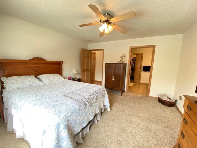 Photo - 2028 Crooked Ave