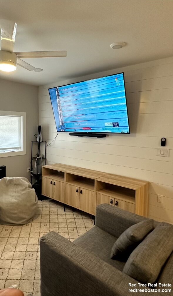 Photo - 741 Broadway