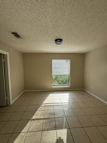 Photo - 1652 Cedar Lake Dr Unidad D