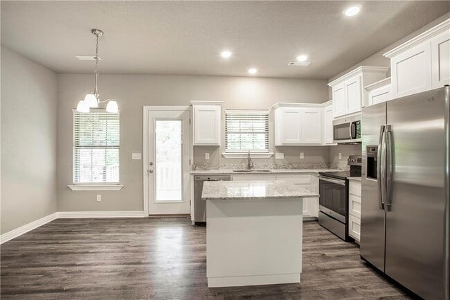 Photo - 25 Lockhart Ln