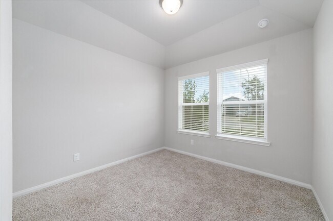 Photo - 906 Pismo Ln