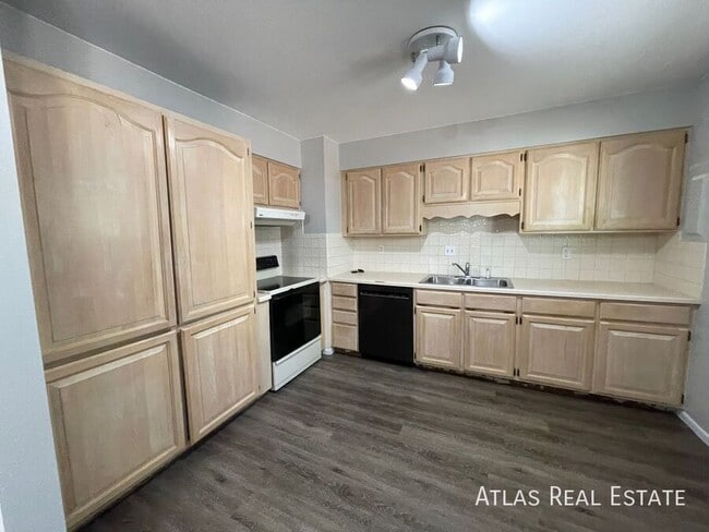 Photo - 4502 Moffat Ln House