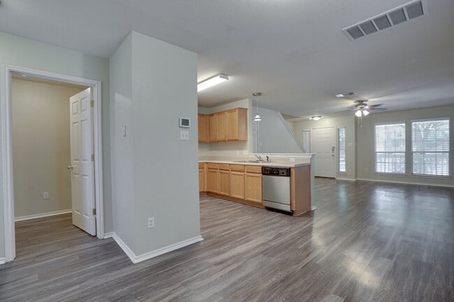 Photo - 9405 Rowlands Sayle Rd