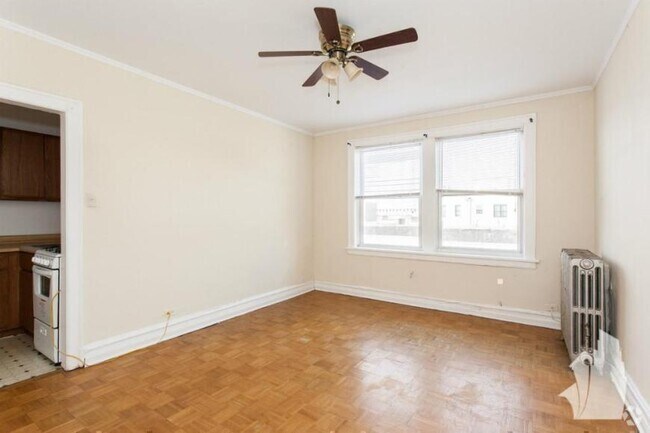 Building Photo - 0 bedroom in Chicago IL 60657 Unit 211 Rental