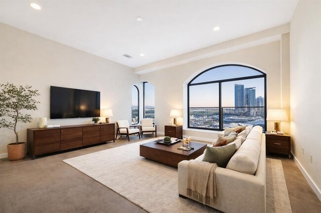 Building Photo - 507 Sabine St Unit 707