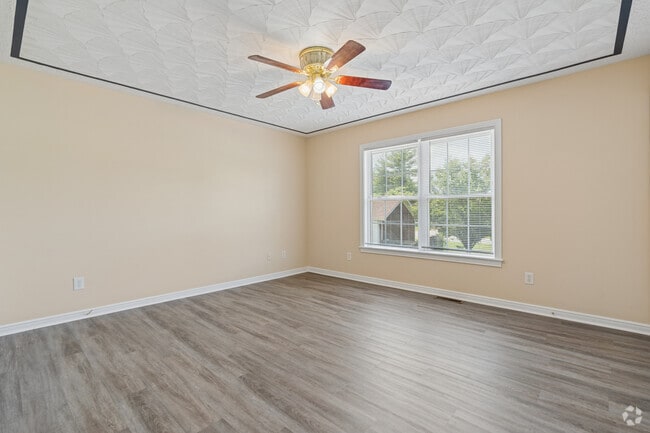 2BR, 2BA - 1,250SF - Second Bedroom - 6121 Upper Hunters Trce
