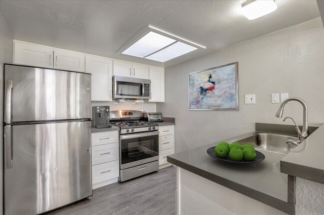 Building Photo - Blossom Hill Rental