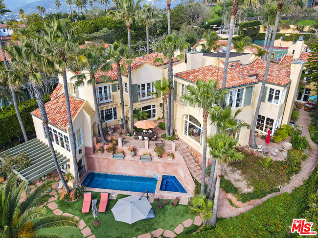 Building Photo - 7107 Birdview Ave Rental