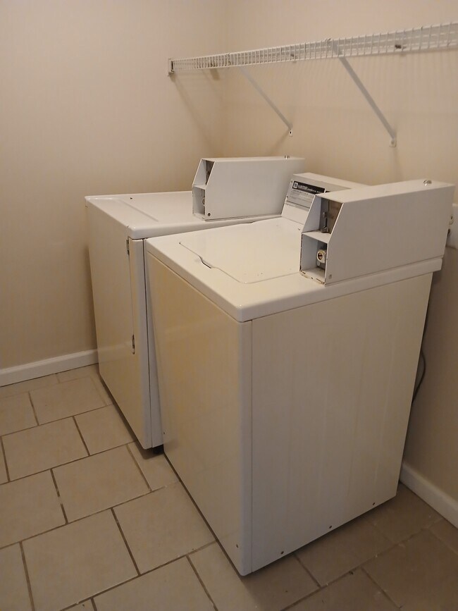 Photo - 321 E Mill St