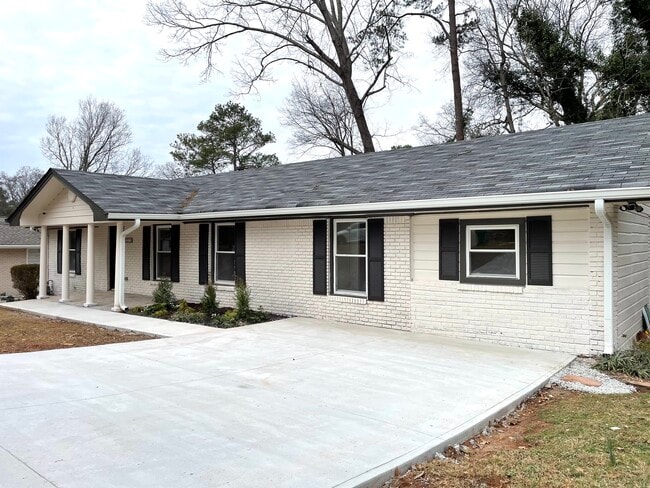 Photo - 2272 Collier Dr