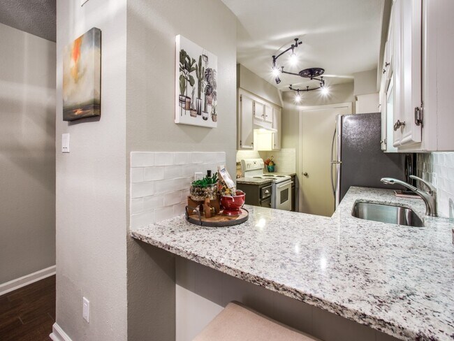 Photo - 5th Avenue Place