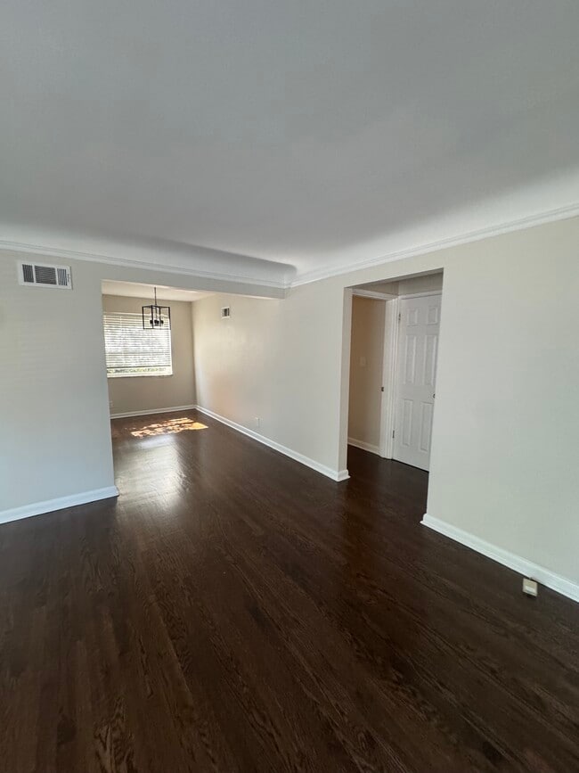 Photo - 4941 Kelsch Ln Unidad #1