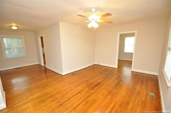 Photo - 323 E Park St