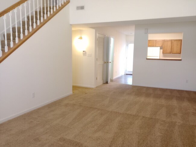 Photo - 1729-1731-1731 Louise Cir