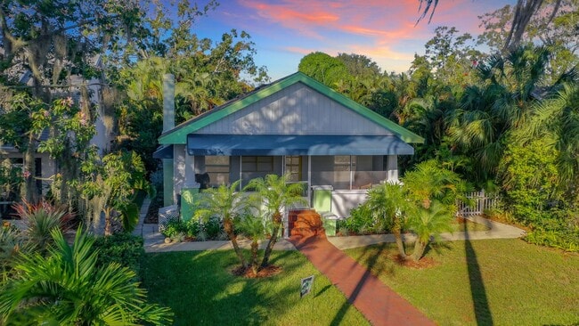 Photo - Charming two bedroom two bathroom cottage in North St. Petersburg Fully Updated.