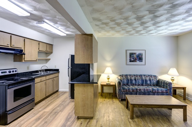 Photo - Oakwood Crest Furnished Remodeled Apartments