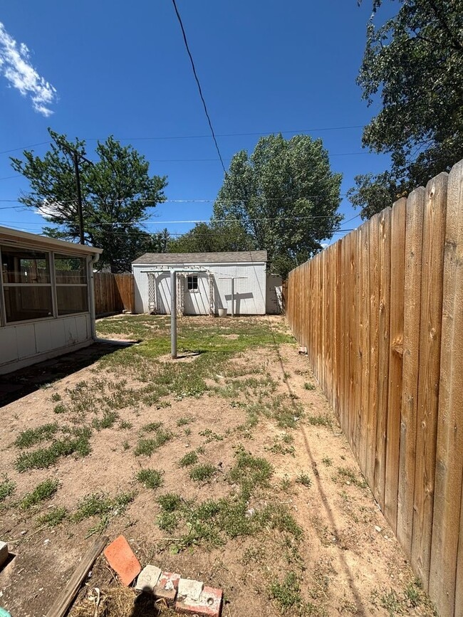 Photo - 1808 E 19th St Unidad PM-254-2  B