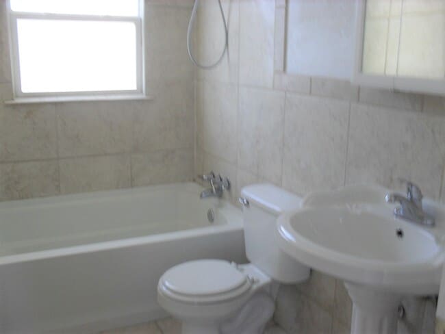 Photo - 703 N 1st St