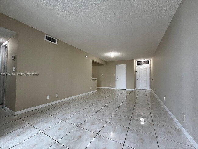 Photo - 212 Lake Pointe Dr Unit 209