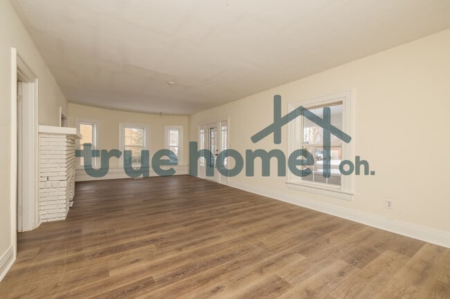 Photo - 130 Burgess Ave