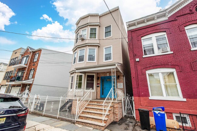 Photo - 263 S 10th St Unidad 2