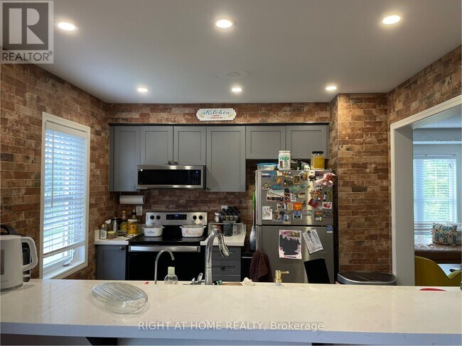 Photo - 948 Brassard Cir