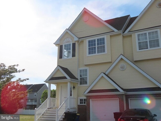 Photo - 104 E Sheldrake Cir
