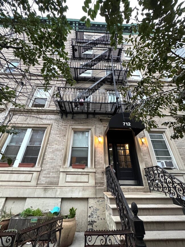 Photo - 712 Willow Ave Unit 4B