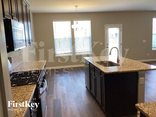 Photo - 3332 Almar Knot Dr