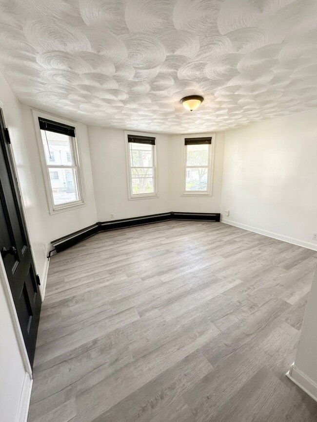 Photo - 64 Walnut St