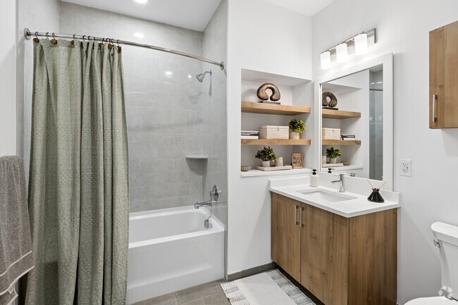 2BR, 2BA w/Den - 1,286SF - Second Bathroom
