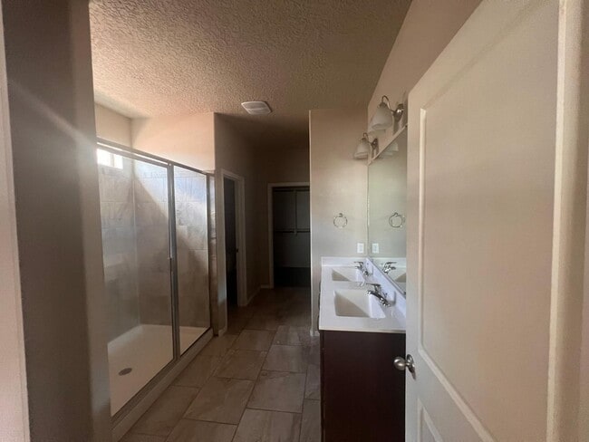 Photo - 1741 Valle Vista Rd NW