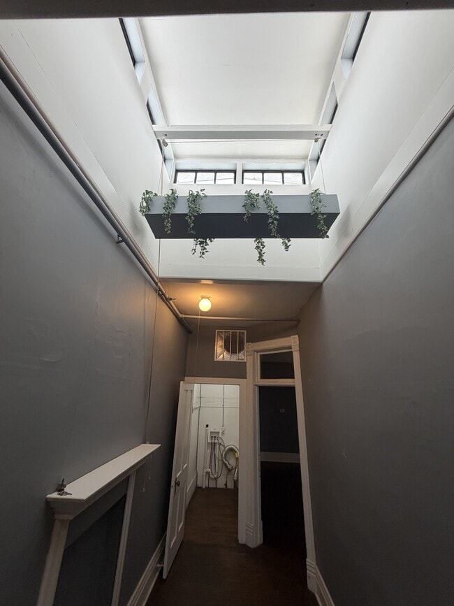 1048 7th Ave Unit 1