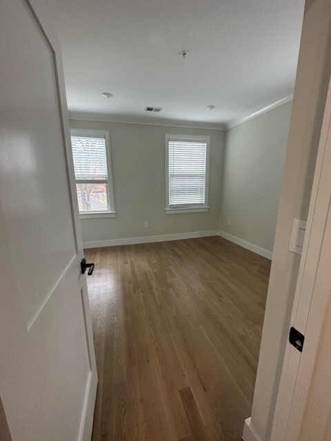 Photo - 2 Rossmore Rd Condo