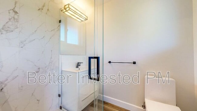 Photo - 475 Country Club Dr