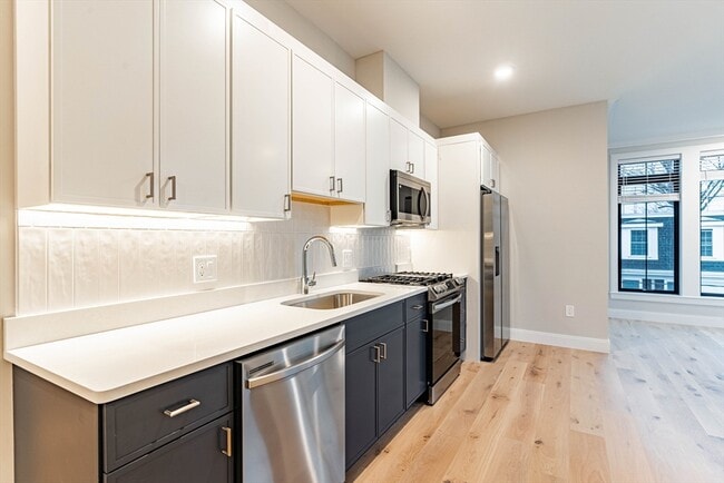 Photo - 160 Everett St Apartments Unit 302